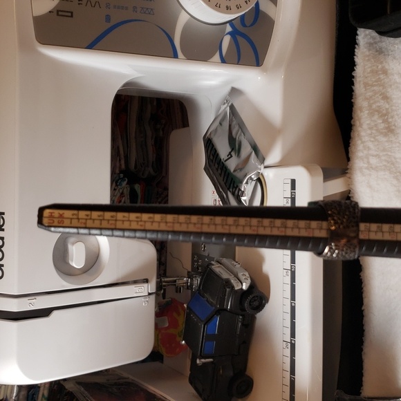 GREEN LANTERN MOVIE GREEN LANTERN POWER RING PROP REPLICA - Picture 6 of 9